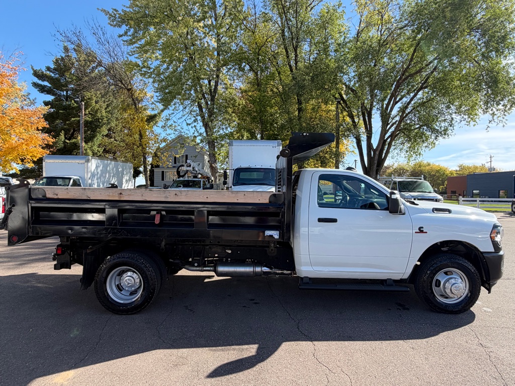 Photo 2 of this RAM 3500 TRADESMAN