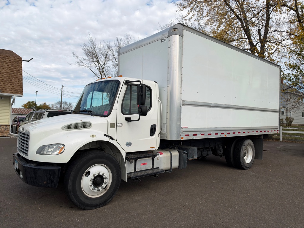 Photo 7 of this FREIGHTLINER M2 106