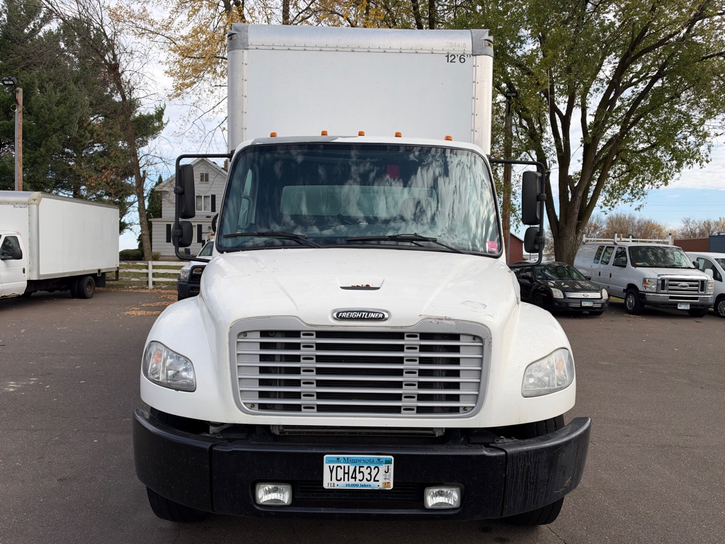 Photo 8 of this FREIGHTLINER M2 106