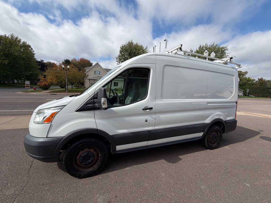 Photo 7 of this FORD TRANSIT