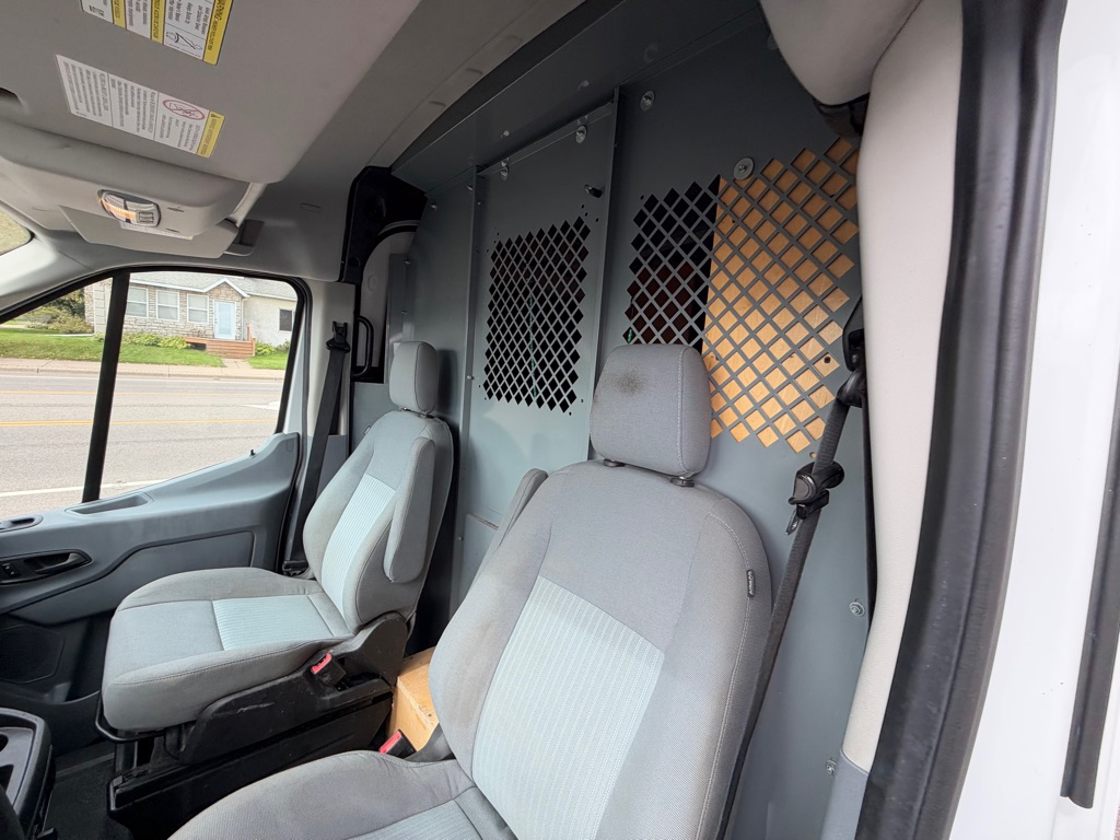 Photo 16 of this FORD TRANSIT