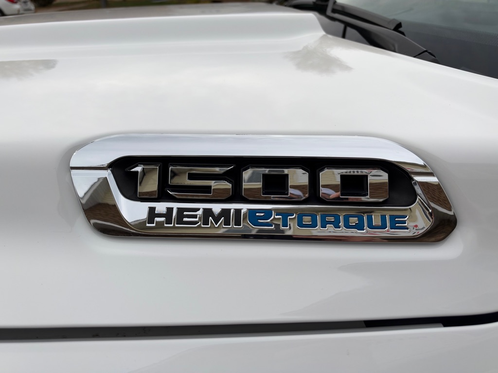 Photo 11 of this RAM 1500