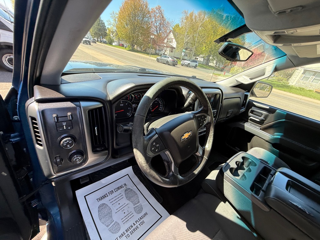 Photo 21 of this CHEVROLET SILVERADO 1500