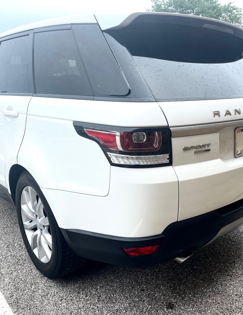 Photo 5 of this LAND ROVER RANGE ROWER
