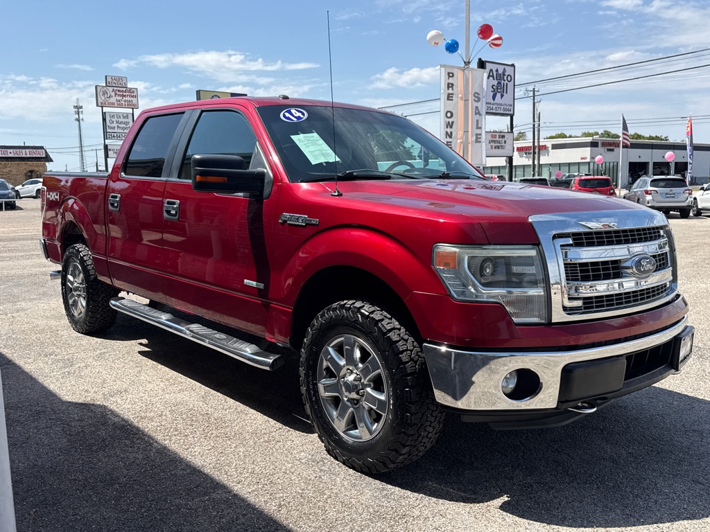 Photo 2 of this FORD F150 XLT