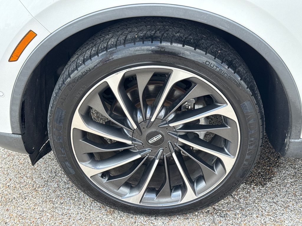Photo 15 of this LINCOLN AVIATOR