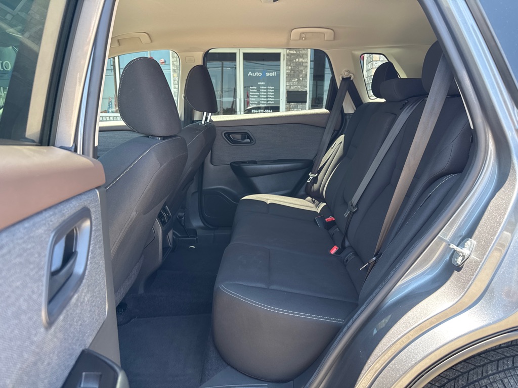 Photo 7 of this NISSAN ROGUE