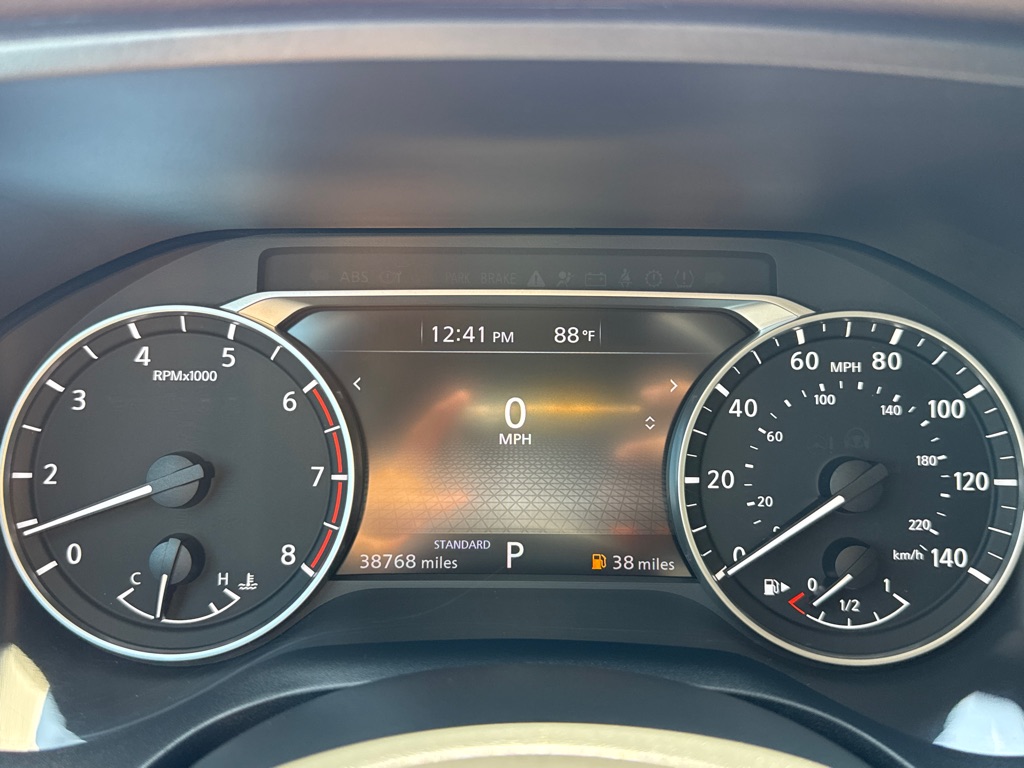 Photo 13 of this NISSAN ROGUE