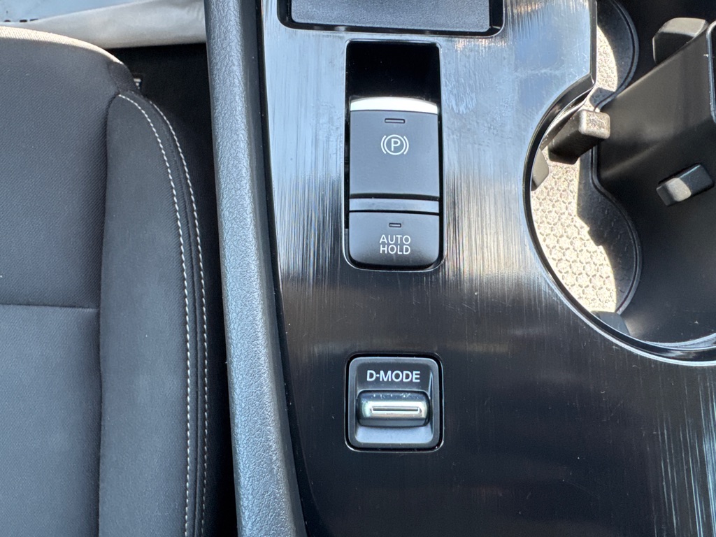 Photo 11 of this NISSAN ROGUE