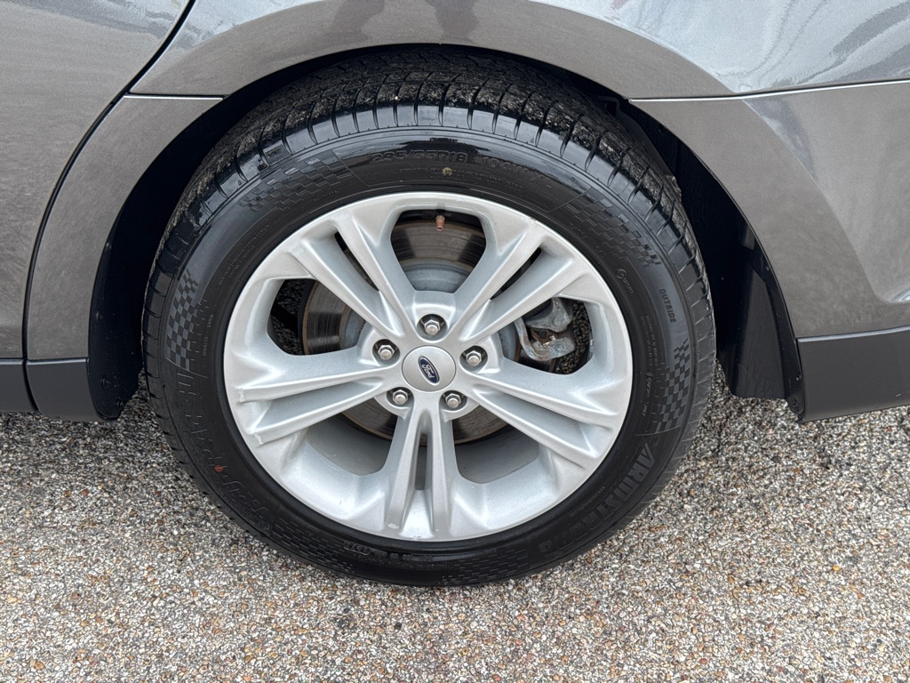 Photo 13 of this FORD TAURUS