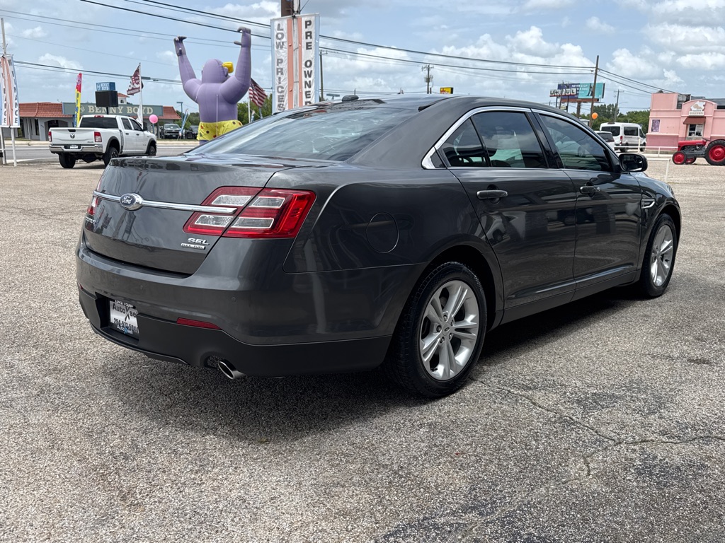 Photo 5 of this FORD TAURUS