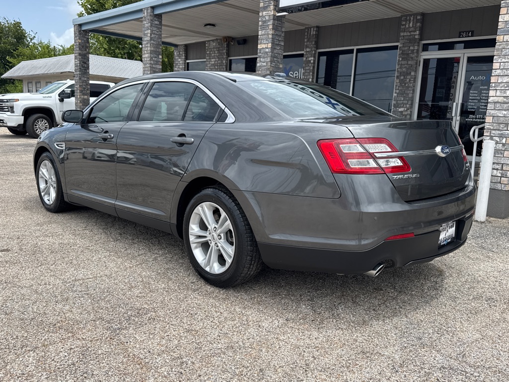 Photo 4 of this FORD TAURUS