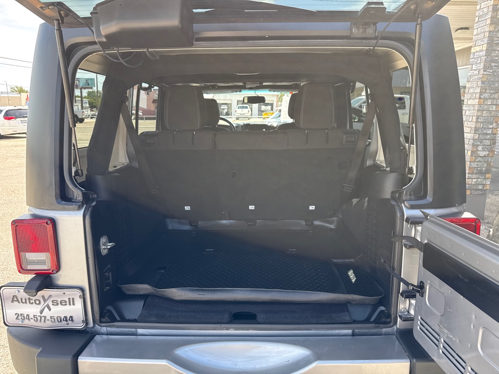 Photo 8 of this JEEP WRANGLER UNLIMI