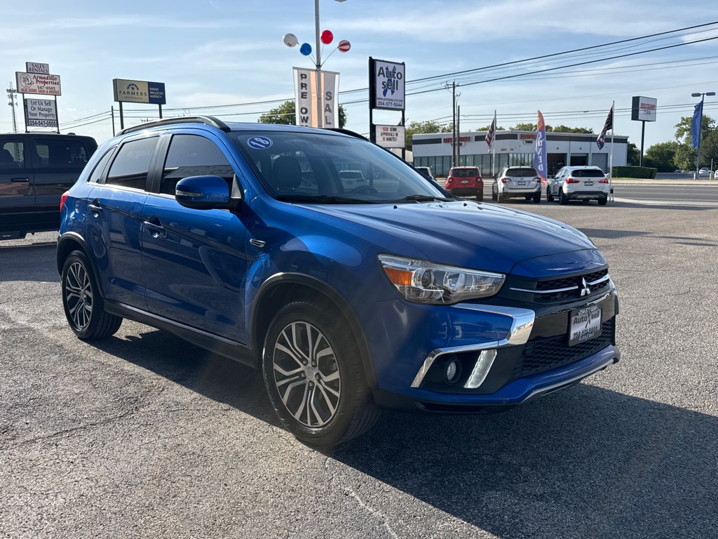 Photo 2 of this MITSUBISHI OUTLANDER SPORT