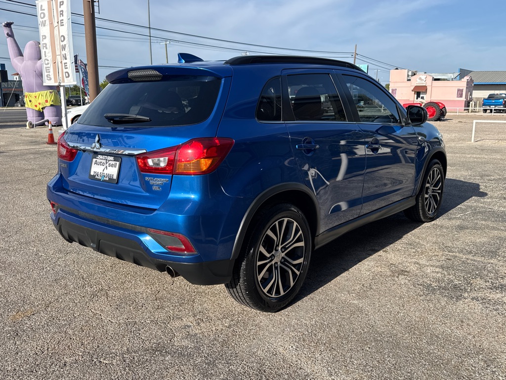 Photo 5 of this MITSUBISHI OUTLANDER SPORT