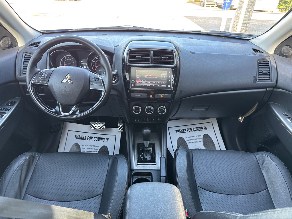 Photo 9 of this MITSUBISHI OUTLANDER SPORT