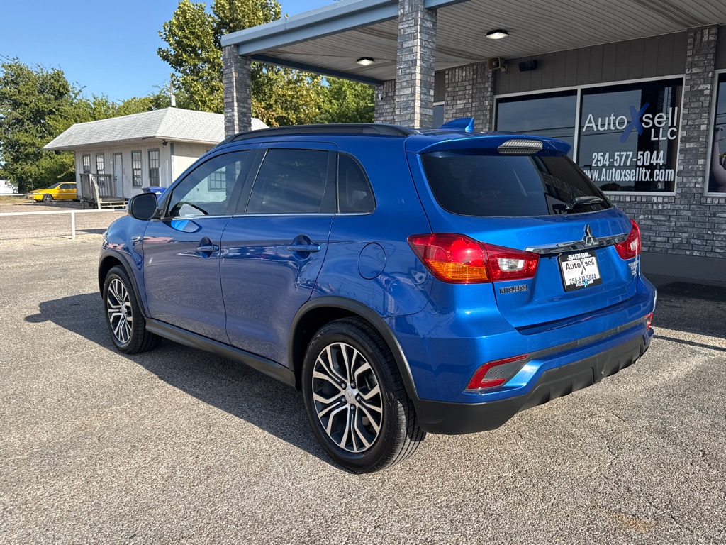 Photo 4 of this MITSUBISHI OUTLANDER SPORT