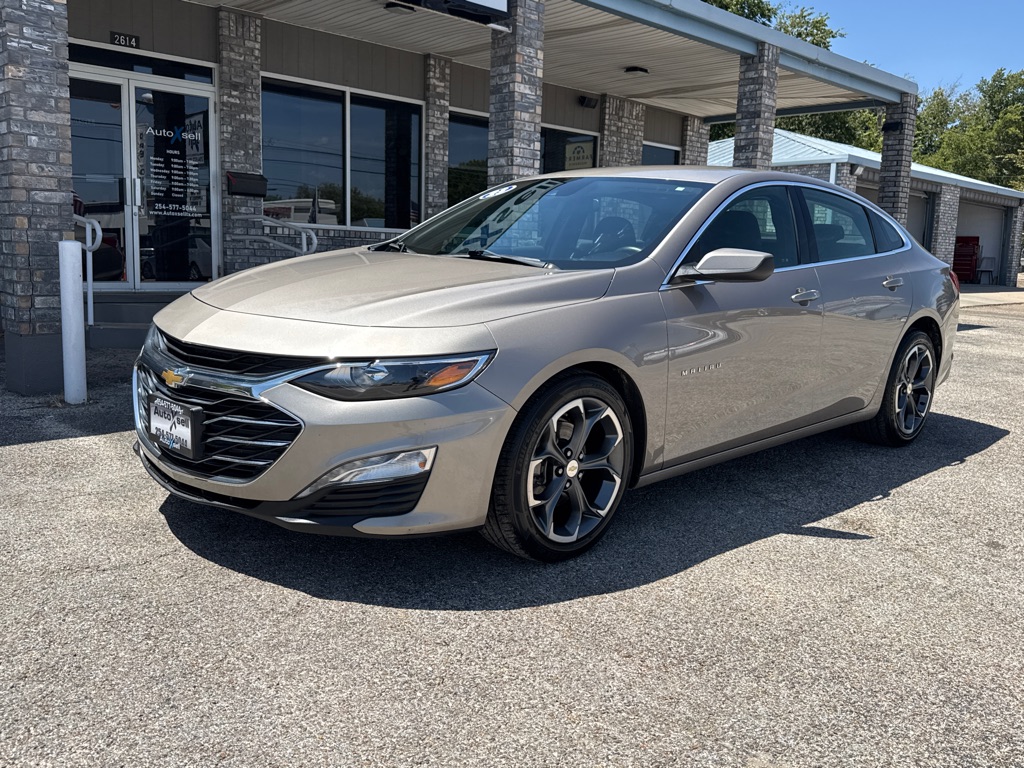 Photo 3 of this CHEVROLET MALIBU