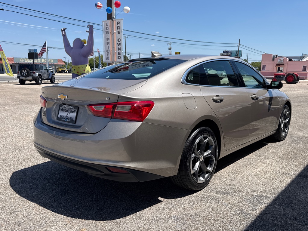Photo 5 of this CHEVROLET MALIBU