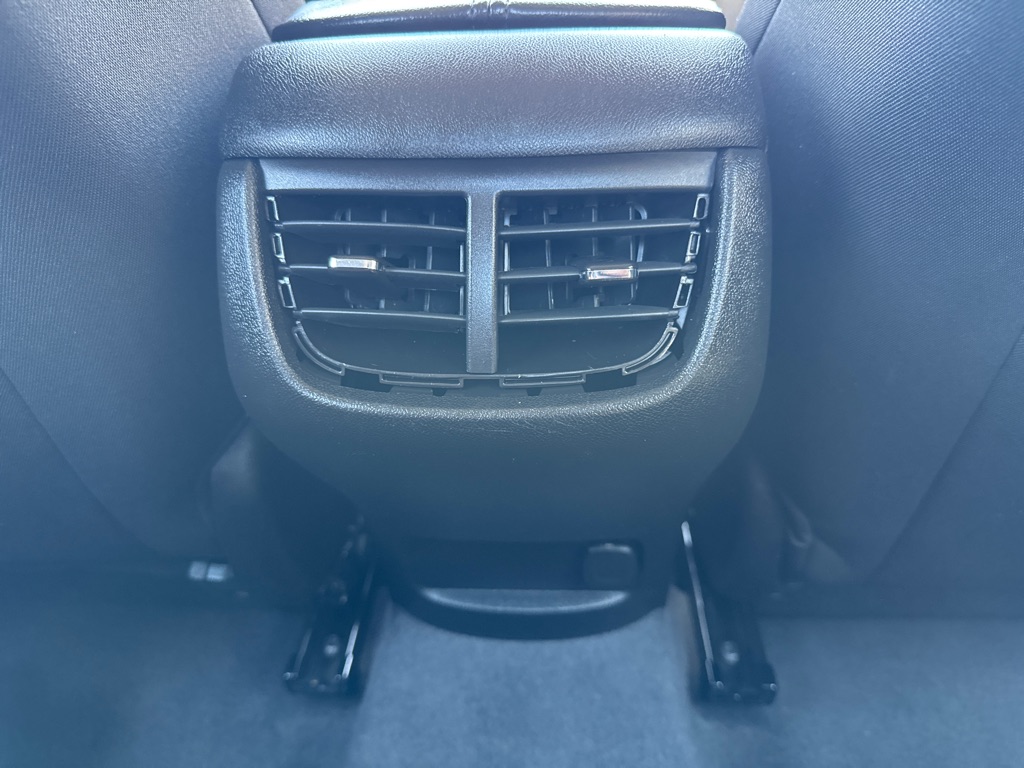 Photo 11 of this CHEVROLET MALIBU