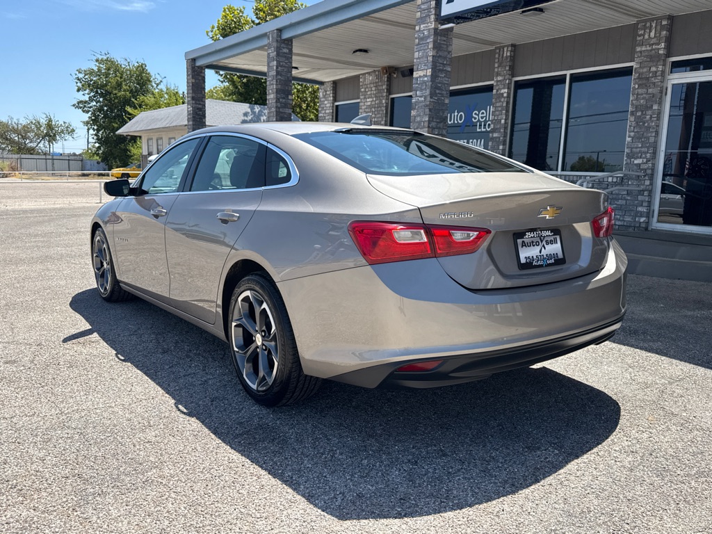 Photo 4 of this CHEVROLET MALIBU