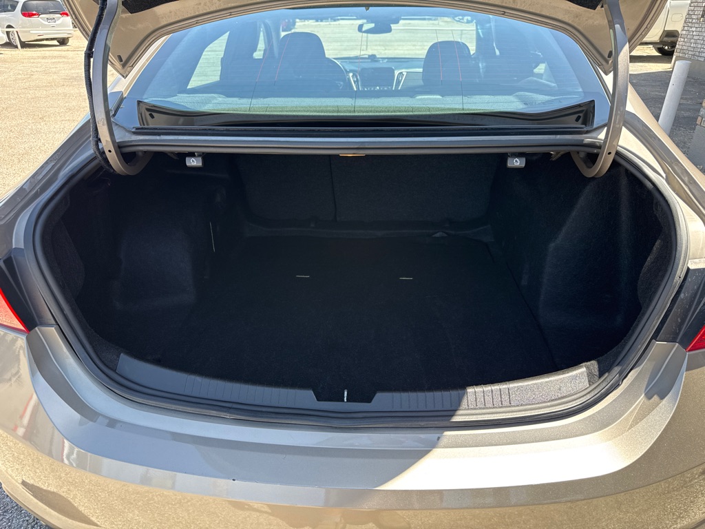 Photo 8 of this CHEVROLET MALIBU