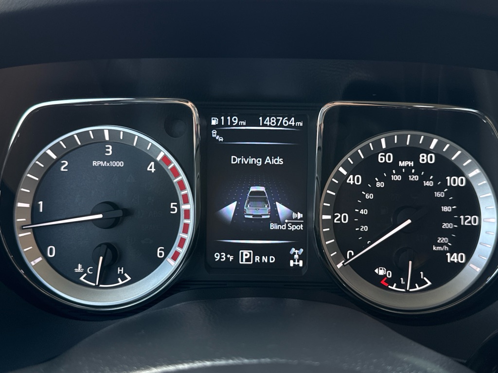 Photo 14 of this NISSAN TITAN XD