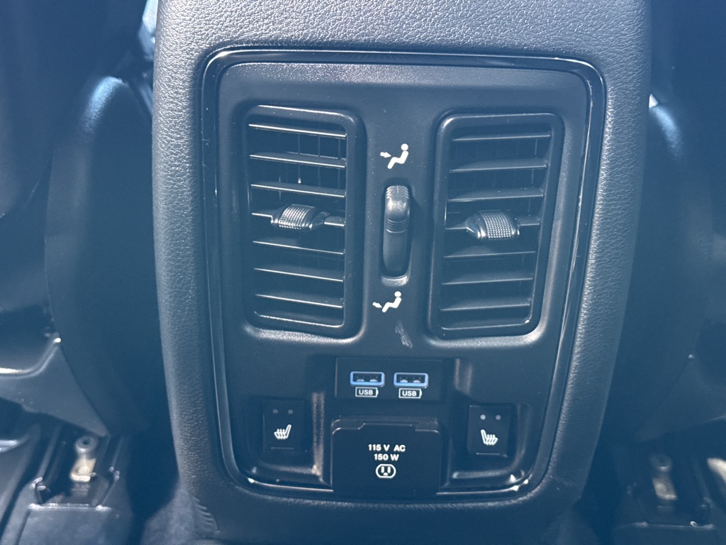 Photo 12 of this JEEP GRAND CHEROKEE