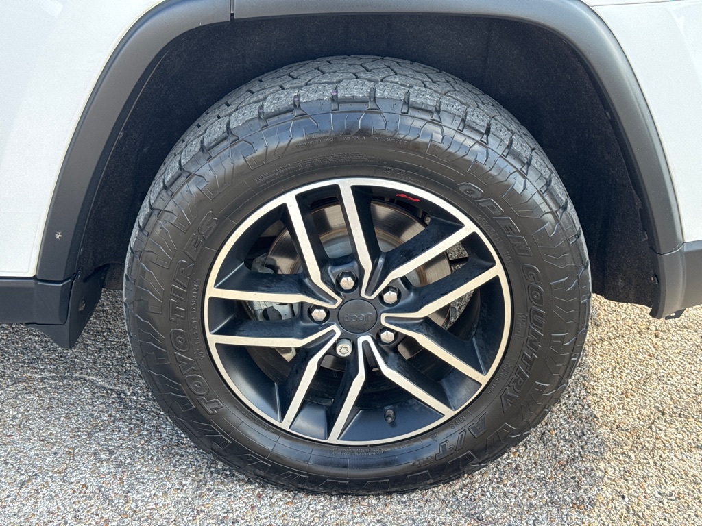 Photo 14 of this JEEP GRAND CHEROKEE