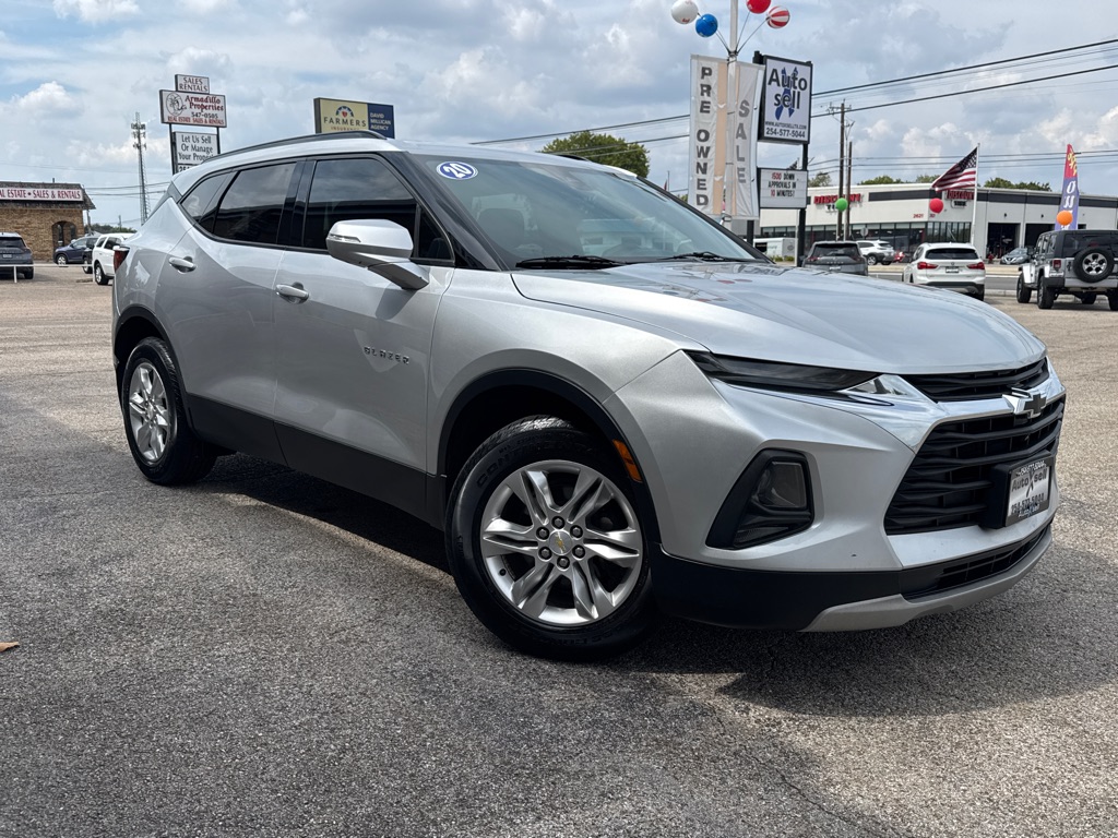 Photo 2 of this CHEVROLET BLAZER