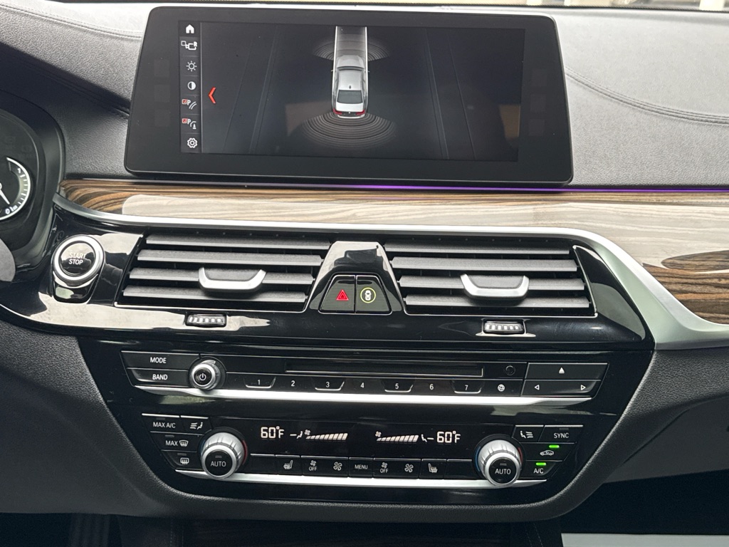Photo 10 of this BMW 530E