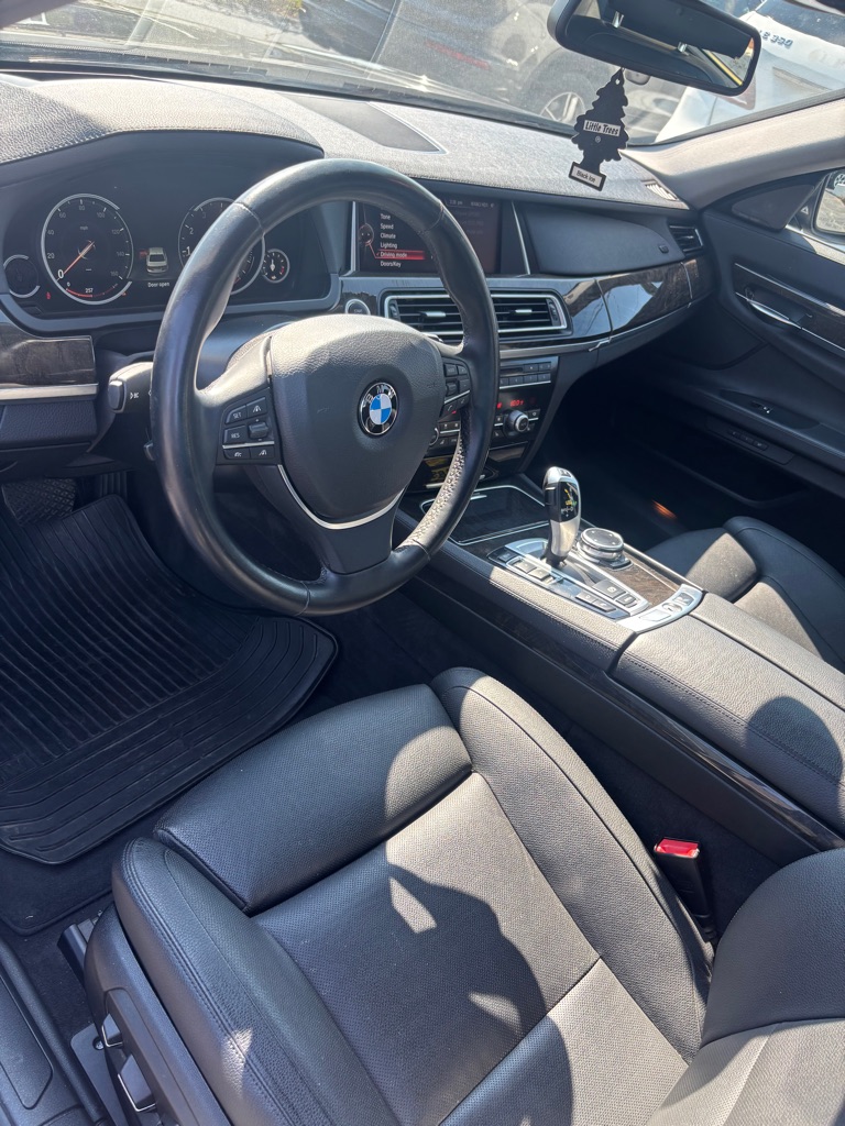 Photo 6 of this BMW 740