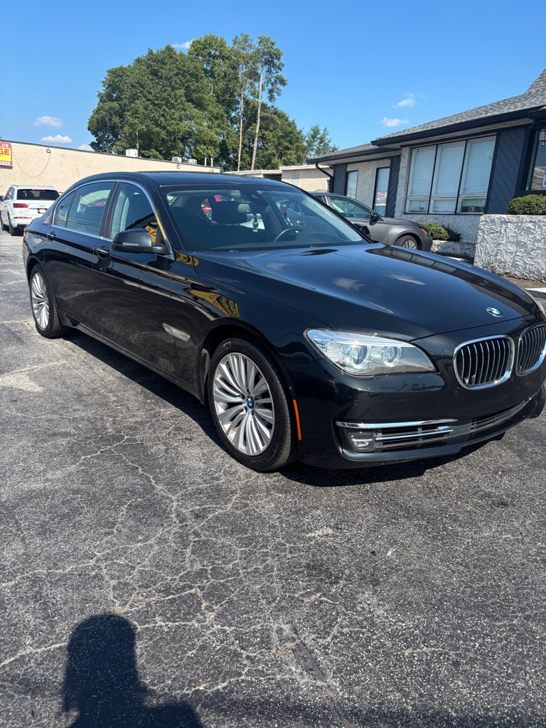 Photo 2 of this BMW 740