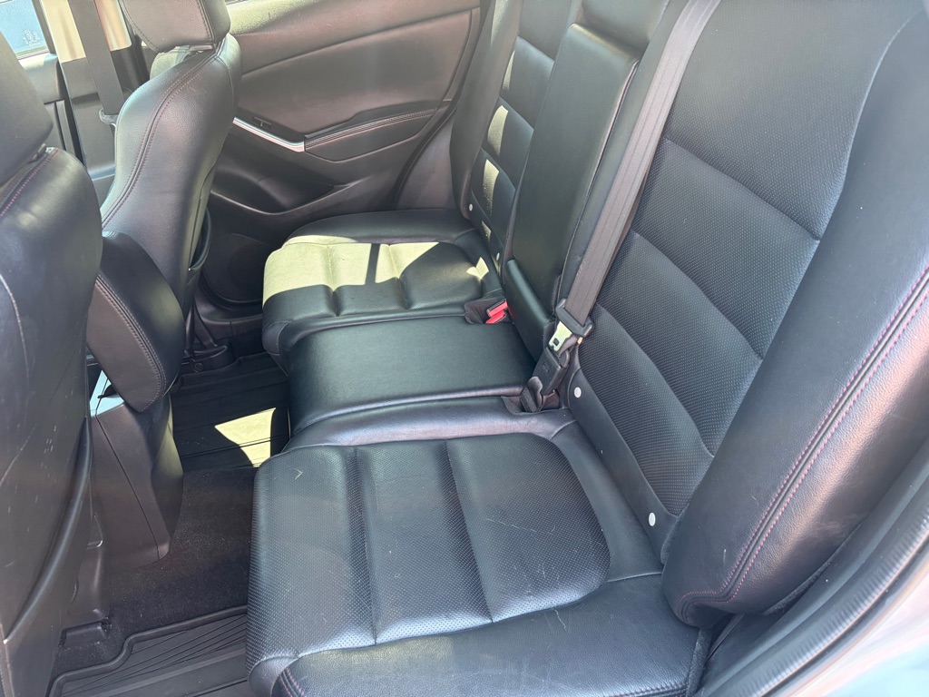 Photo 14 of this MAZDA CX-5