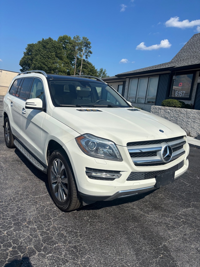 Photo 2 of this MERCEDES-BENZ GL450
