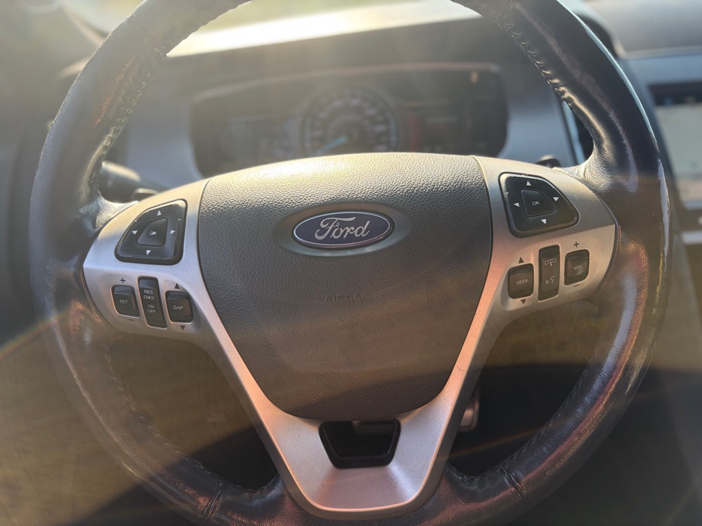 Photo 12 of this FORD TAURUS