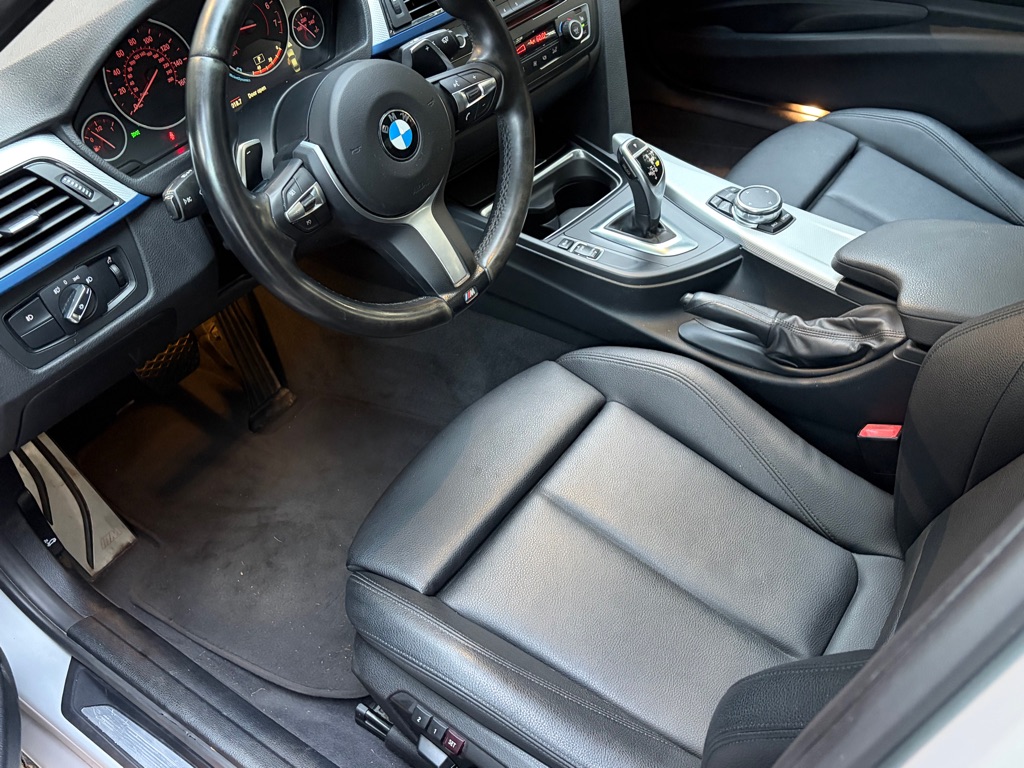 Photo 8 of this BMW 328