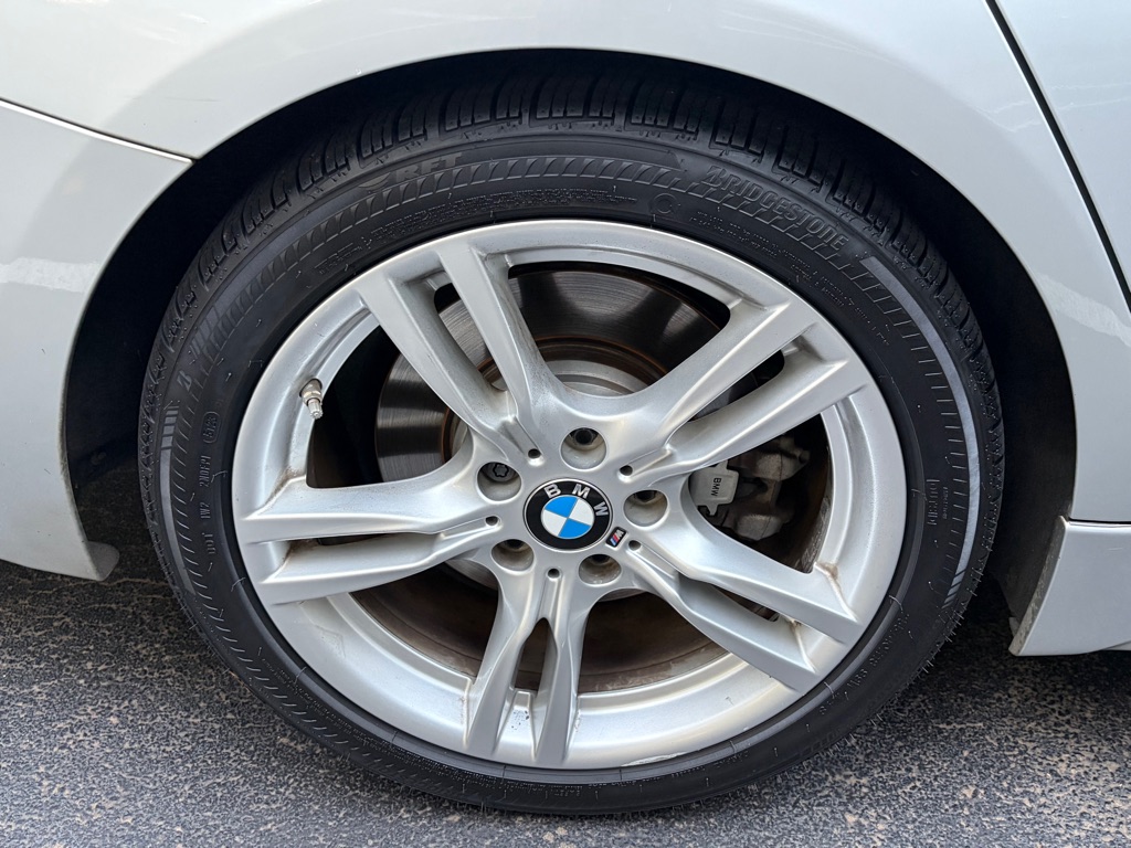 Photo 21 of this BMW 328