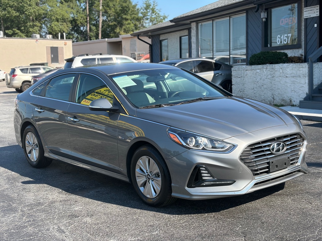 Photo 4 of this HYUNDAI SONATA HYBRID