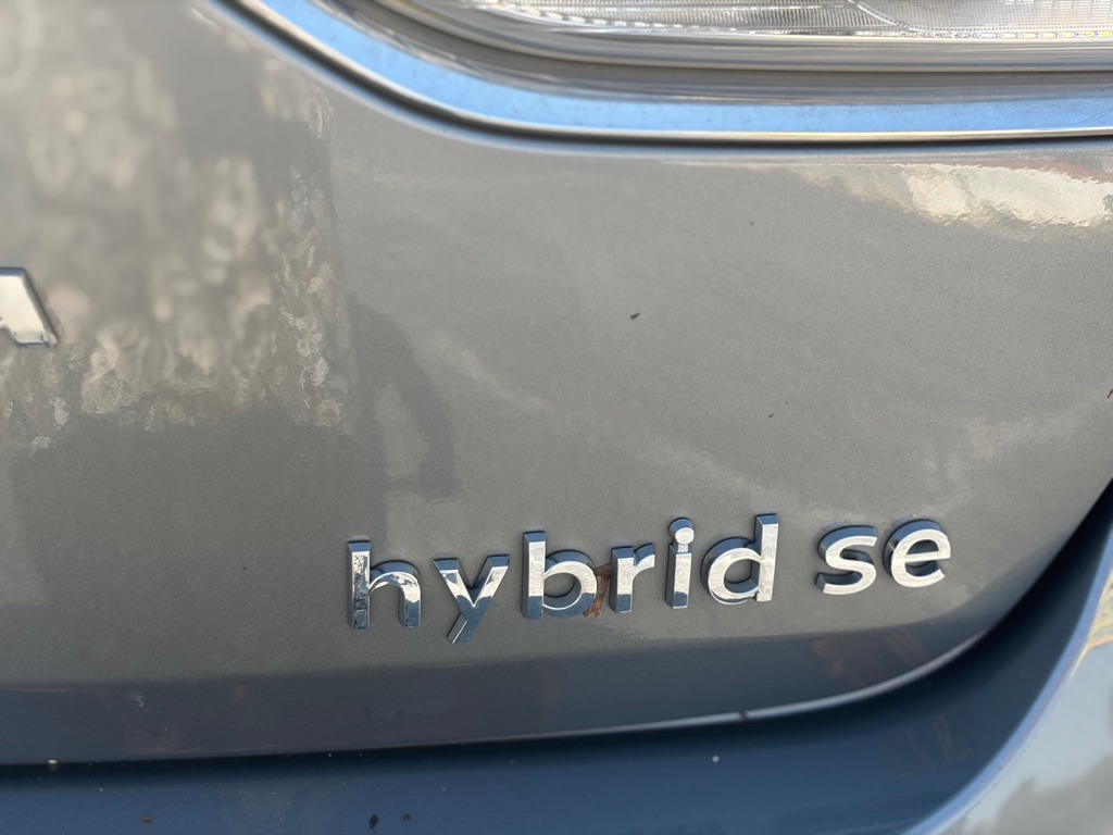 Photo 8 of this HYUNDAI SONATA HYBRID