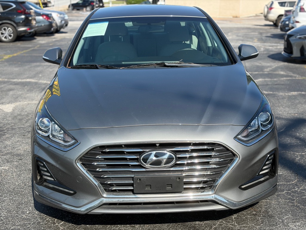 Photo 3 of this HYUNDAI SONATA HYBRID