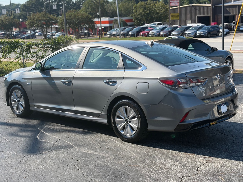 Photo 7 of this HYUNDAI SONATA HYBRID