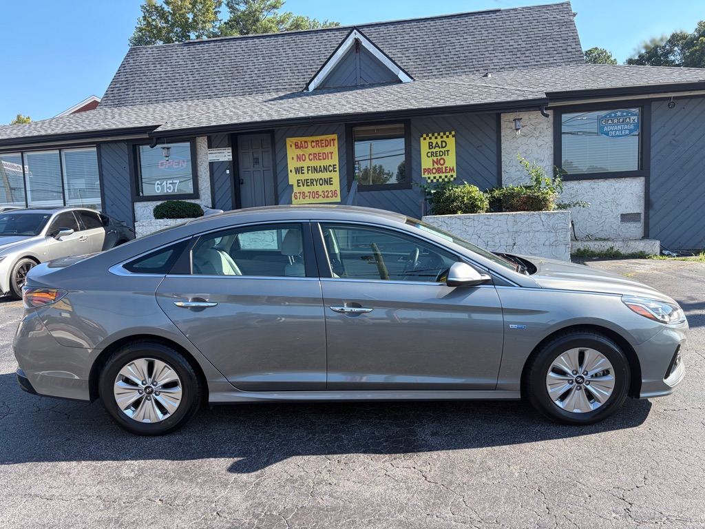 Photo 5 of this HYUNDAI SONATA HYBRID