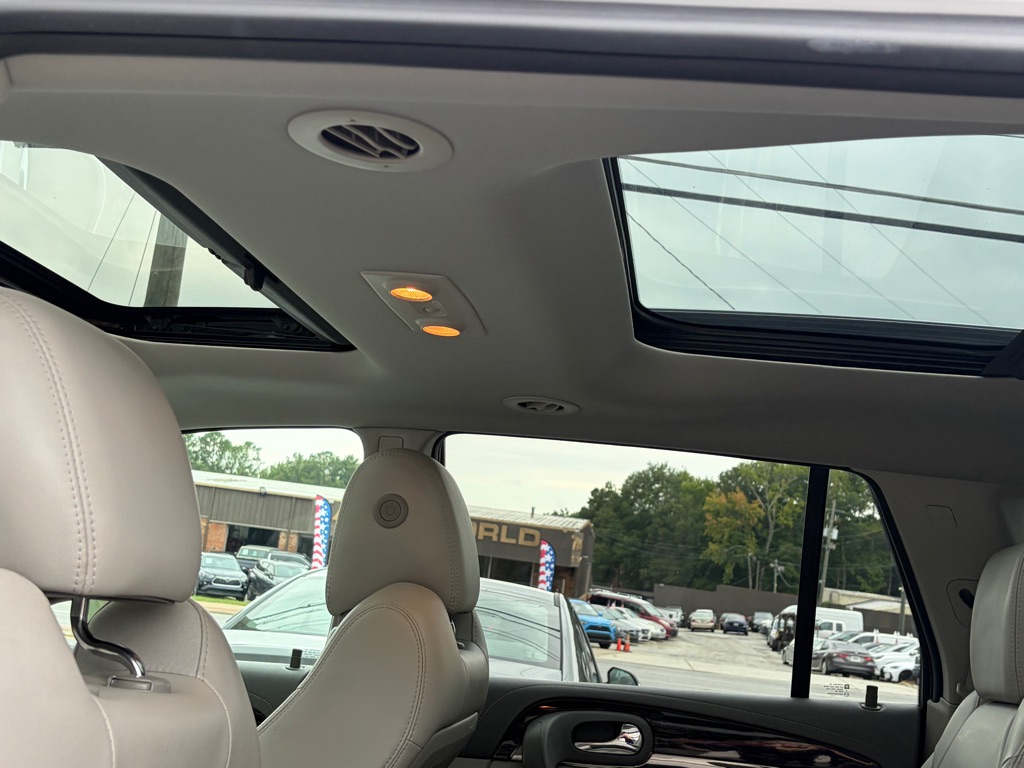 Photo 19 of this BUICK ENCLAVE