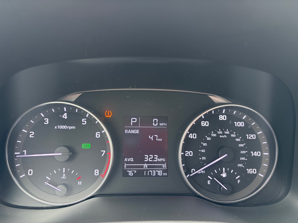 Photo 7 of this HYUNDAI ELANTRA