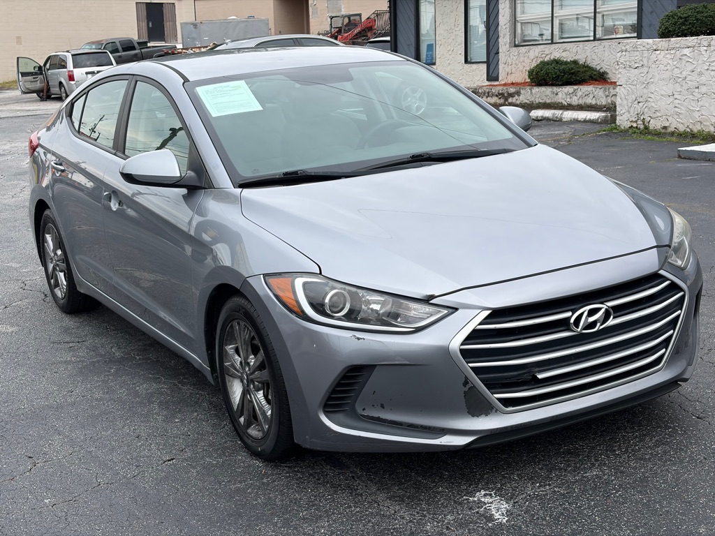 Photo 4 of this HYUNDAI ELANTRA