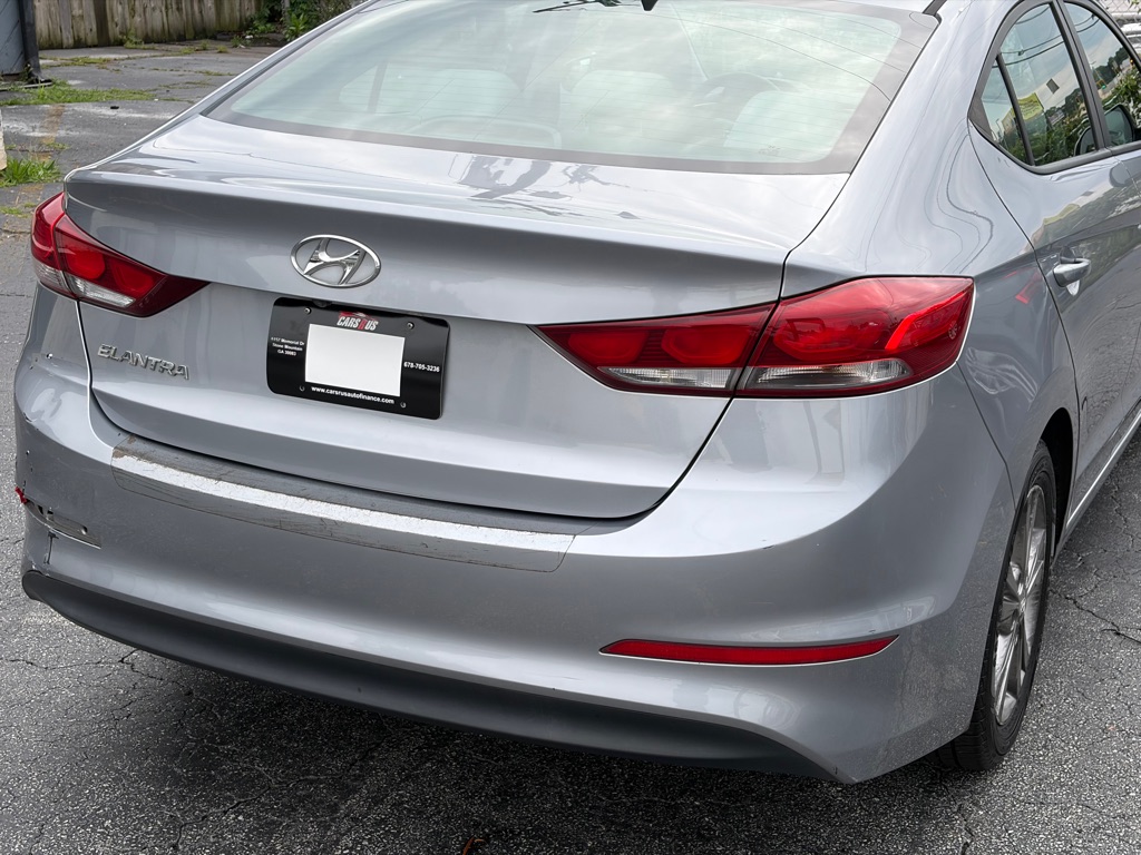 Photo 5 of this HYUNDAI ELANTRA