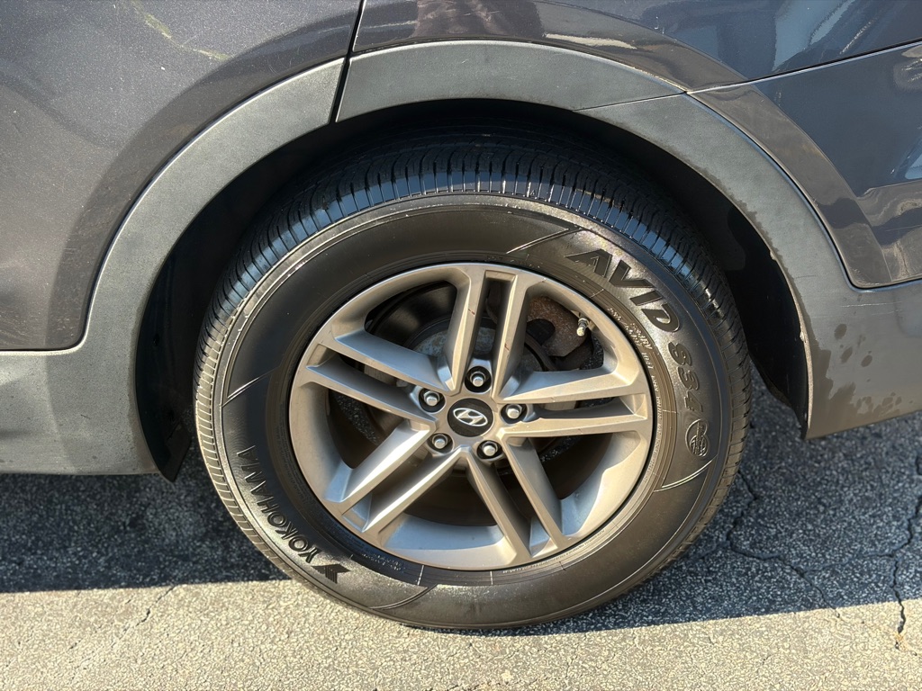 Photo 24 of this HYUNDAI SANTA FE SPORT