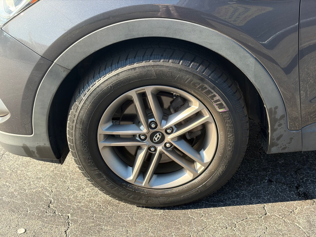 Photo 23 of this HYUNDAI SANTA FE SPORT