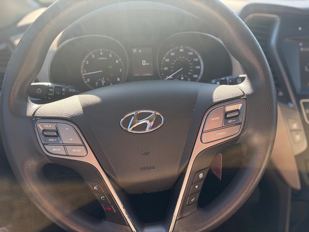 Photo 15 of this HYUNDAI SANTA FE SPORT